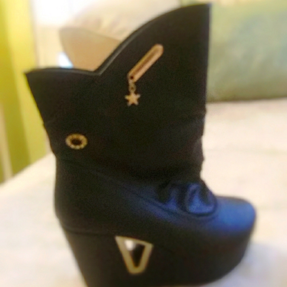 Ladies boots